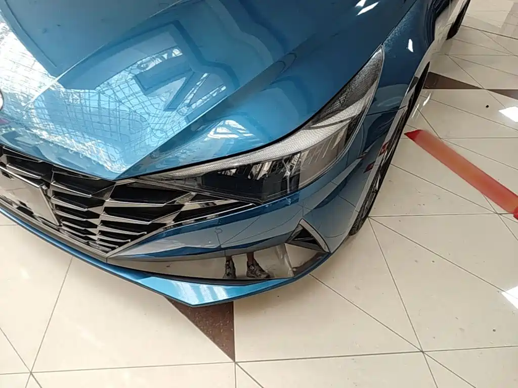 Hyundai Elantra — миниатюра 18