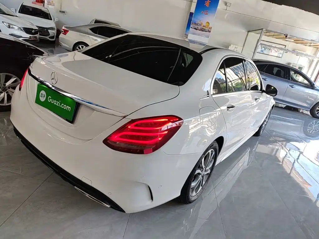 Mercedes-Benz C-Class — миниатюра 7