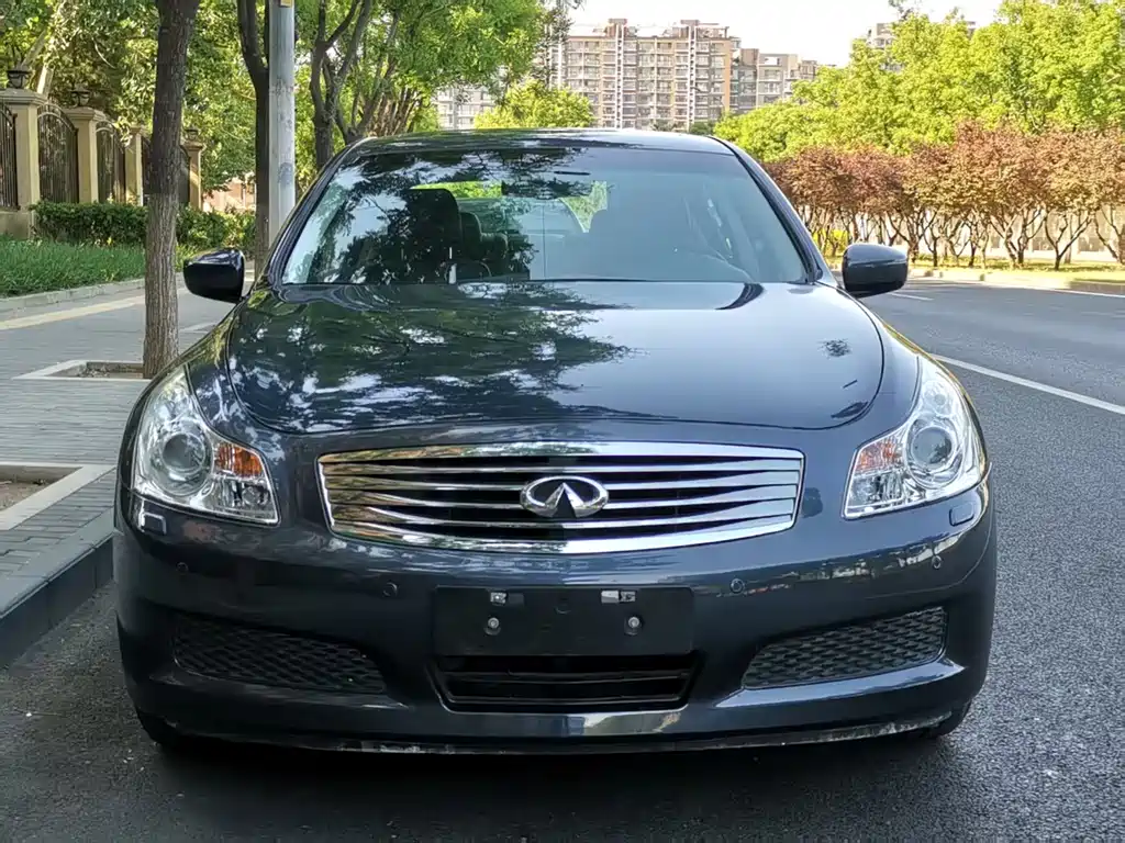 Infiniti G 2010
