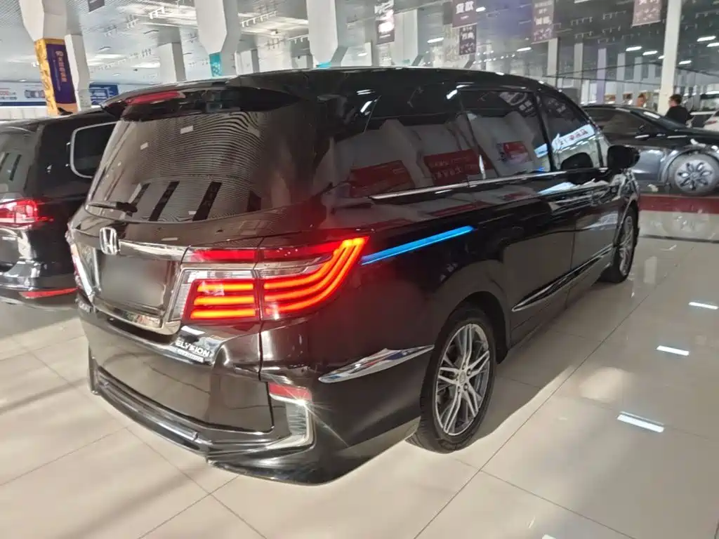 Honda Elysion — миниатюра 7