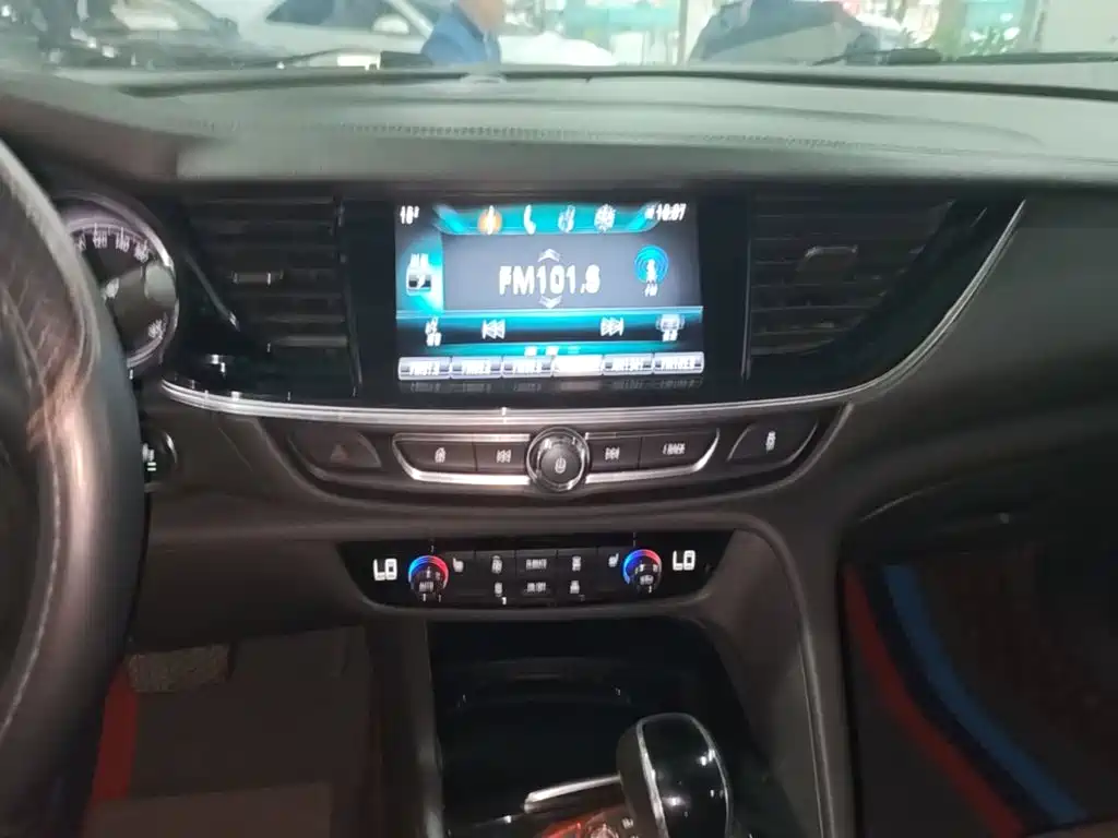 Buick Regal — миниатюра 13