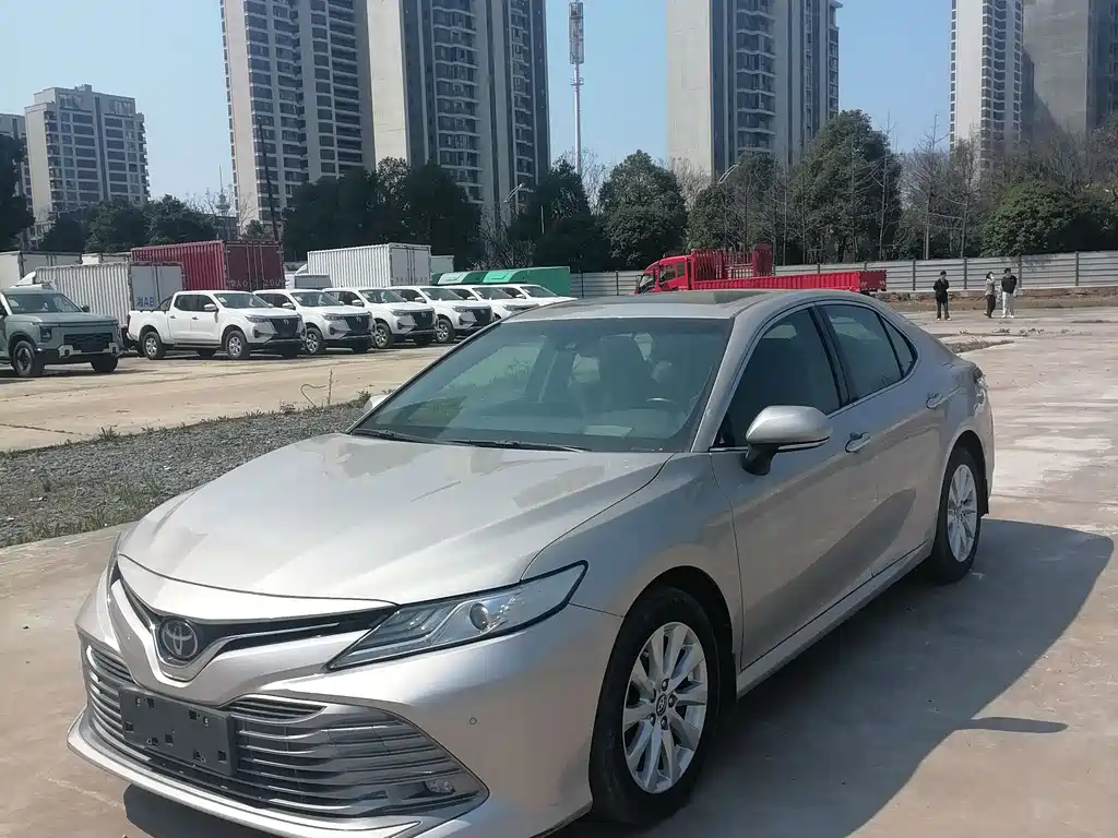 TOYOTA CAMRY