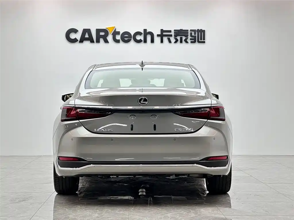 LEXUS  ES