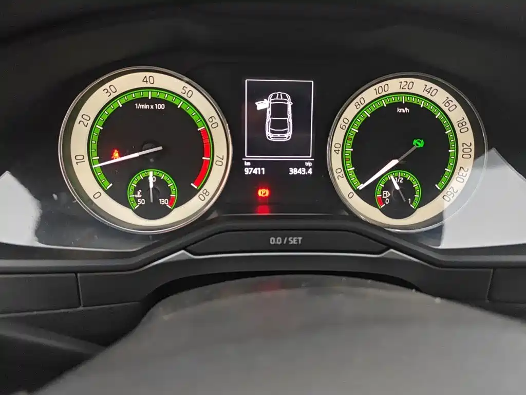 Skoda Superb — миниатюра 7