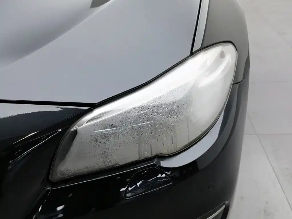 BMW 5 Series — миниатюра 7