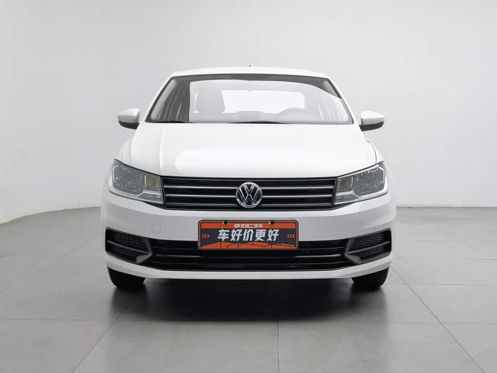Volkswagen Santana 1.5 л 2022 г. Белый, пробег 33300 км