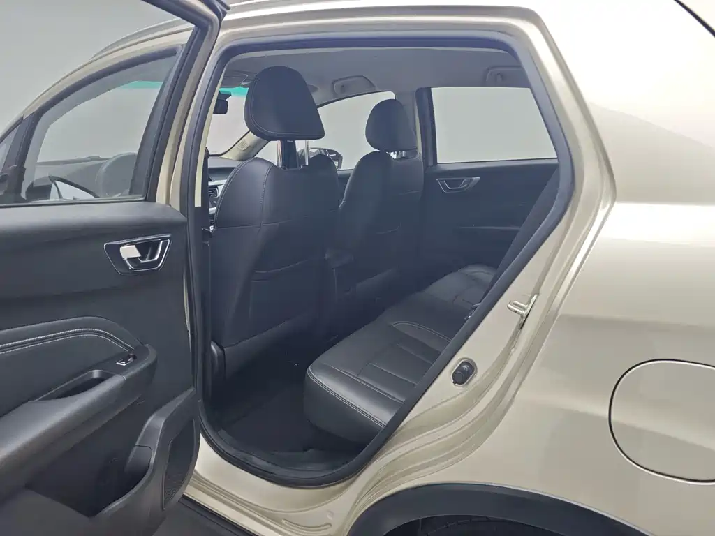 Geely Vision X3 — миниатюра 11