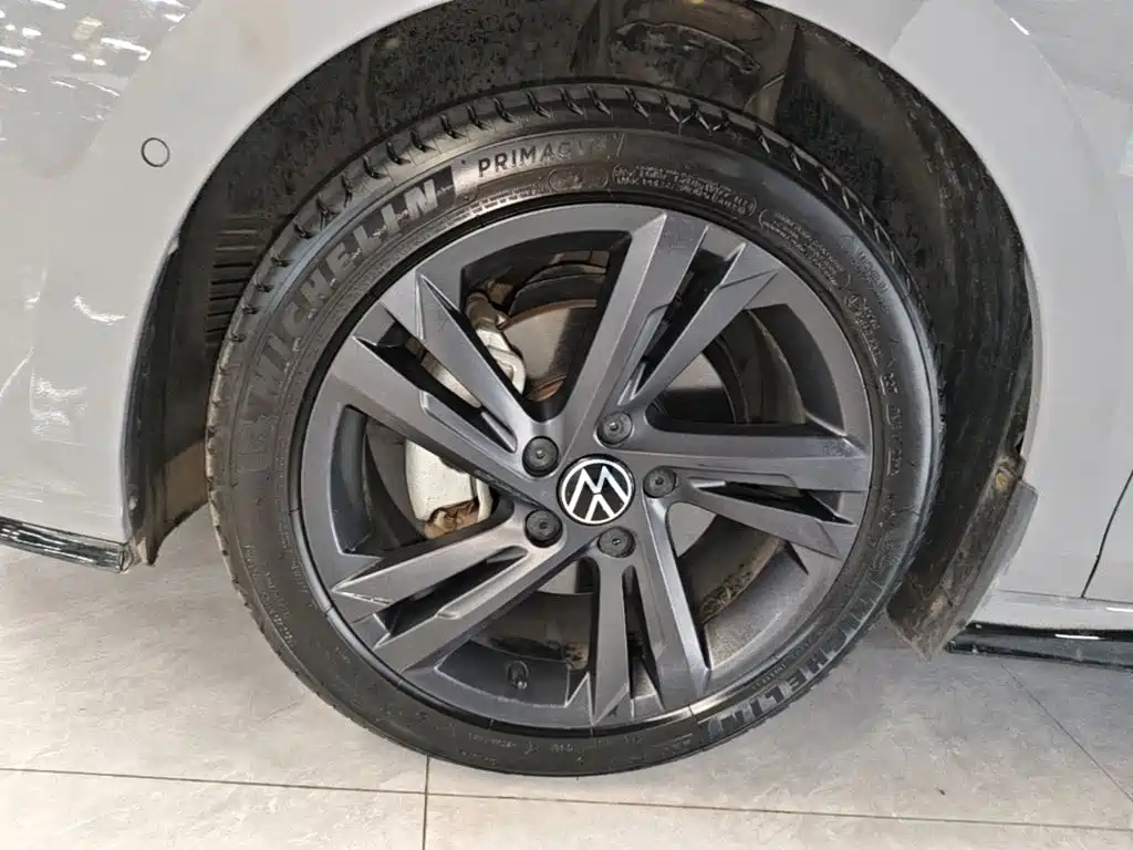 Volkswagen Golf — миниатюра 23