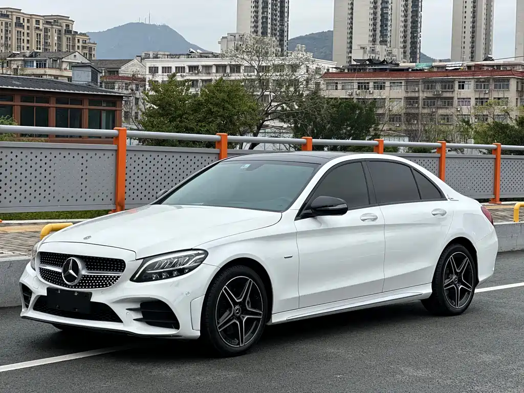 Mercedes-Benz C-Class 2021