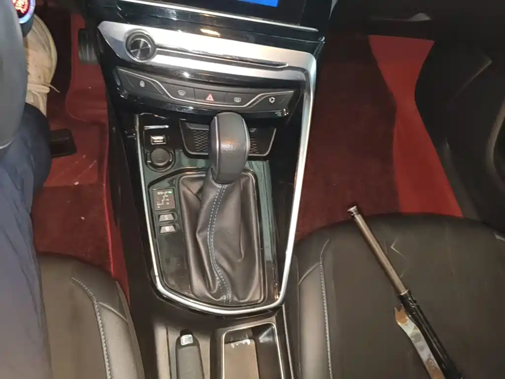 Peugeot 308 — миниатюра 14