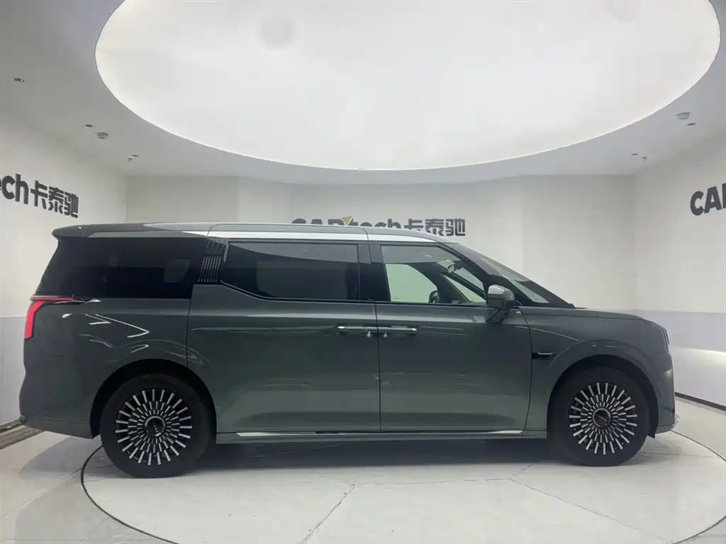 Zeekr 009 2024 мест 108kWh