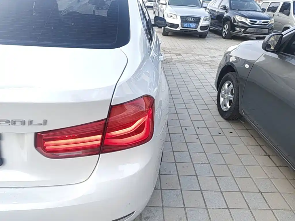 BMW 3 Series — миниатюра 8