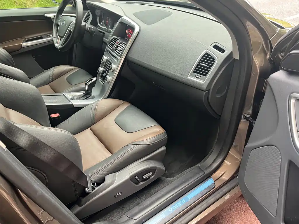 Volvo XC60 — миниатюра 10