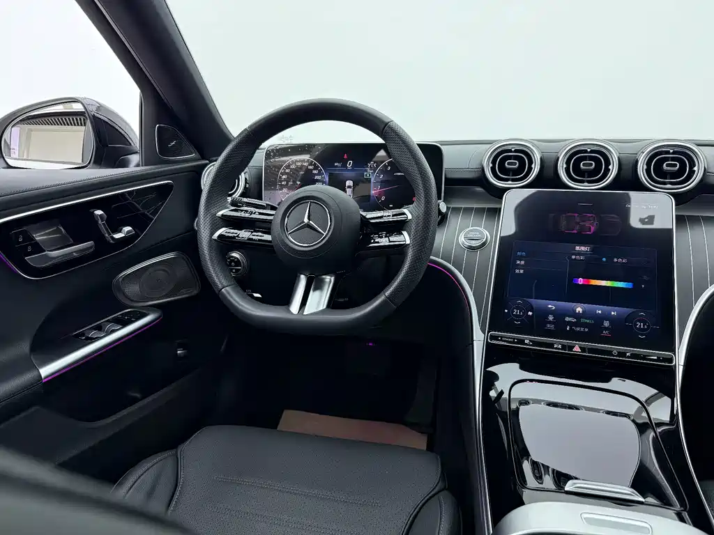 Mercedes-Benz C-Class — миниатюра 11
