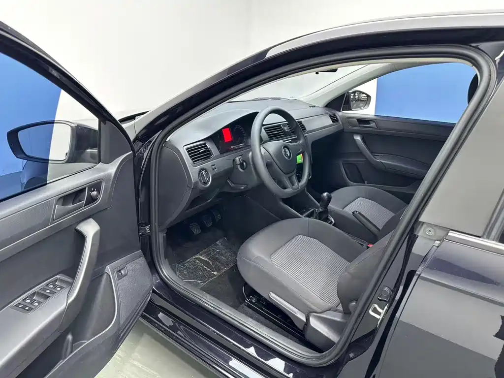 Volkswagen Santana — миниатюра 5