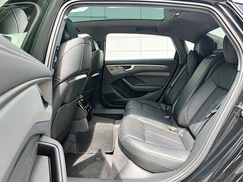 Audi A6L — миниатюра 13
