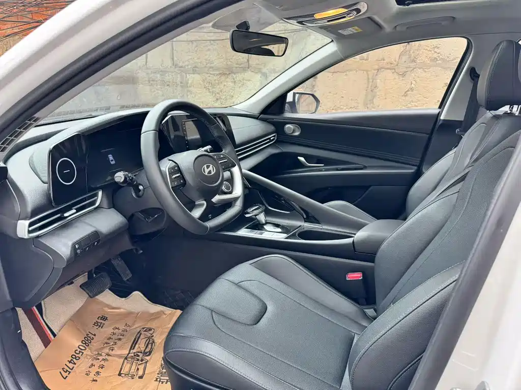 Hyundai Elantra — миниатюра 5