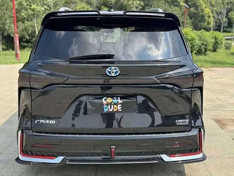 Toyota Sienna — миниатюра 8