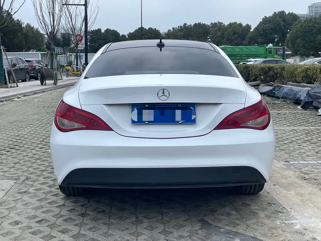 MERCEDES-BENZ CLA