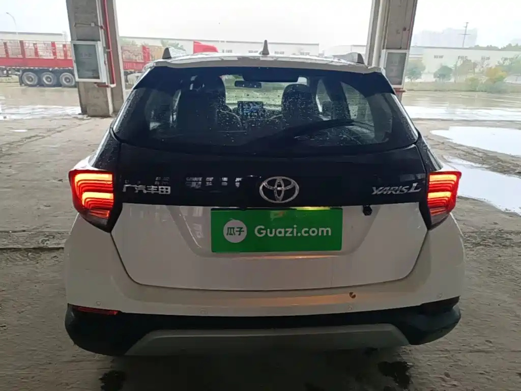 Toyota Yaris L — миниатюра 6