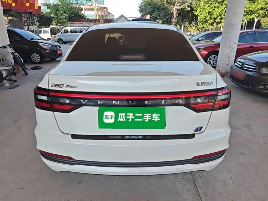 Venucia D60 EV — миниатюра 6