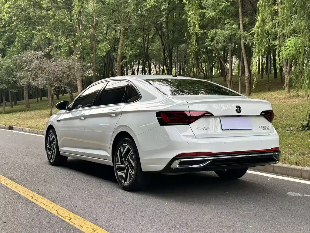 Volkswagen Sagitar — миниатюра 6
