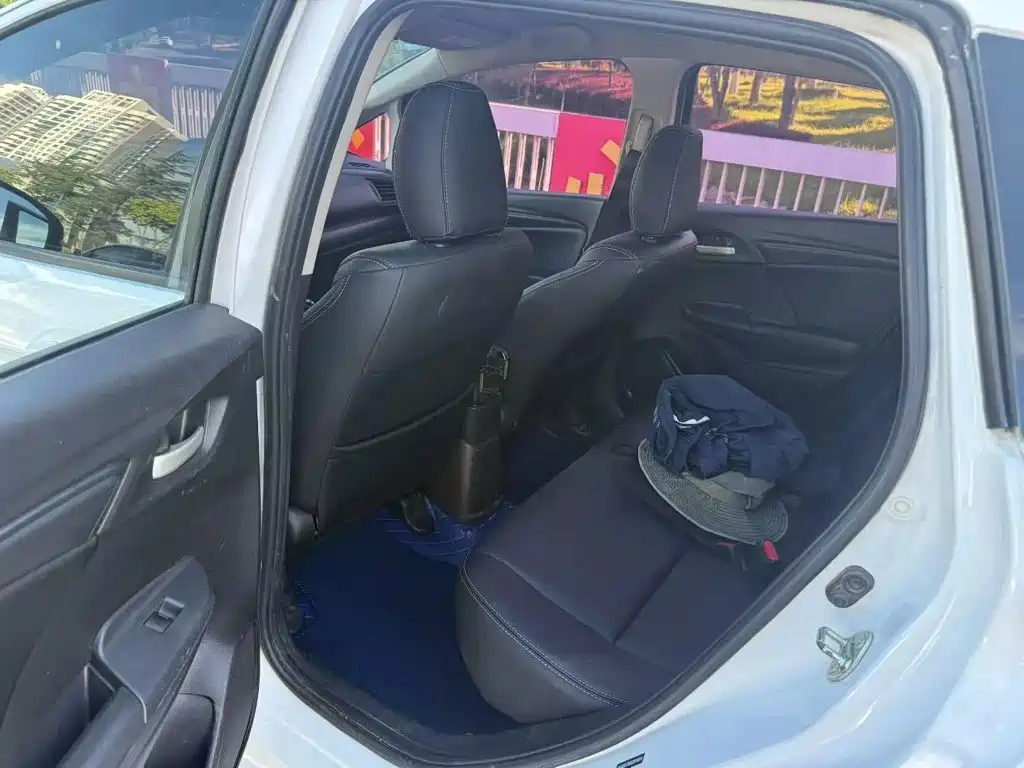 Honda Fit — миниатюра 5