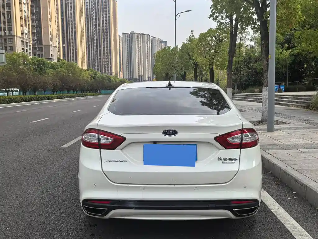Ford Mondeo — миниатюра 8
