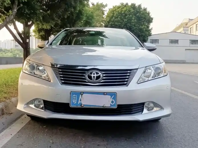 Toyota Camry — миниатюра 2
