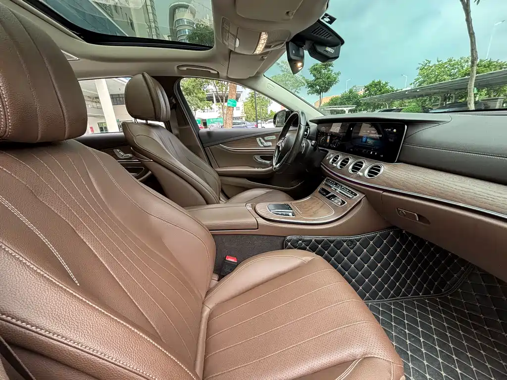 Mercedes-Benz E-Class — миниатюра 8