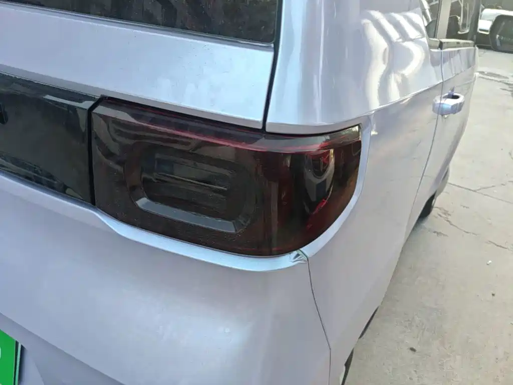 Wuling MINIEV — миниатюра 8