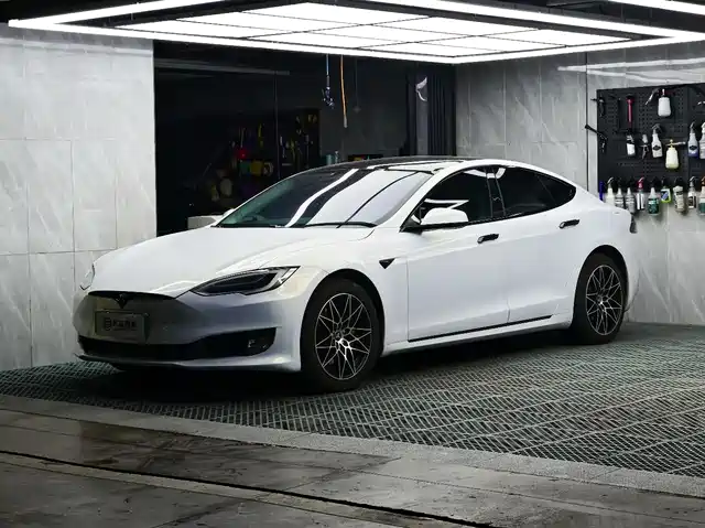 TESLA MODEL S 2018