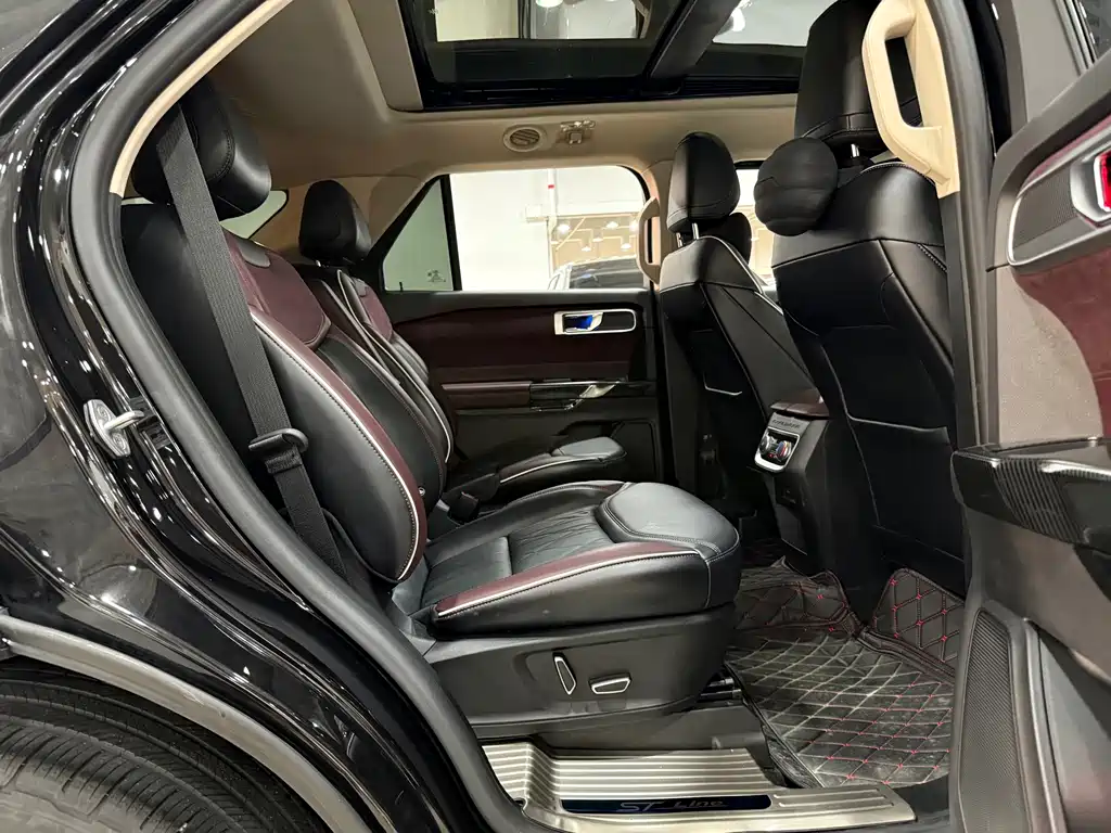 Ford Explorer — миниатюра 12
