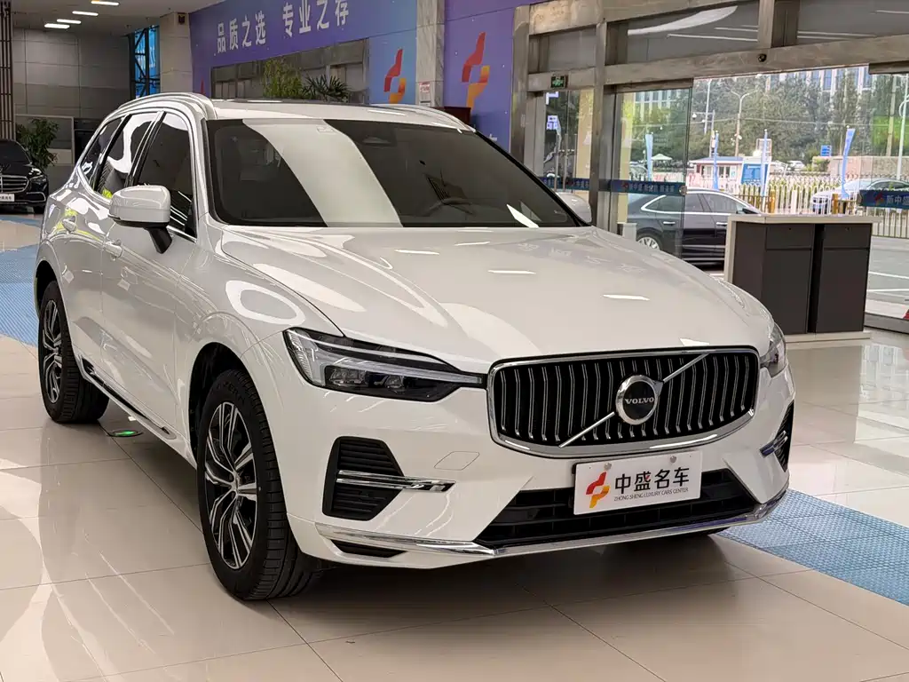 Volvo XC60 2022 B5 Luxury