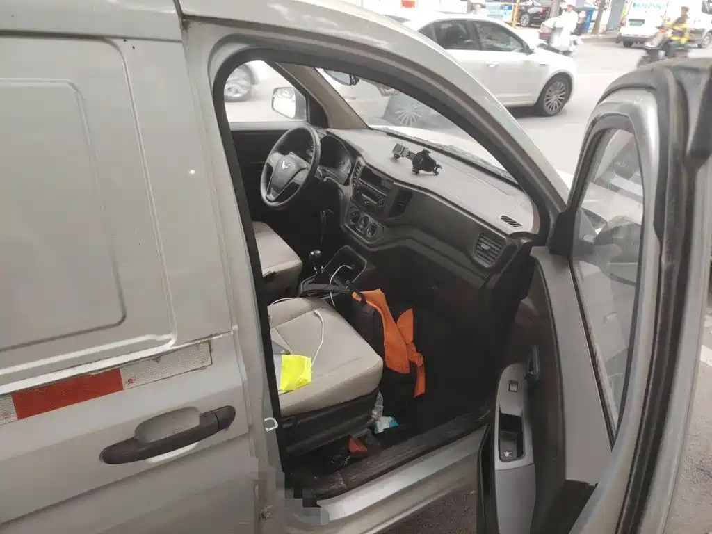 Wuling Hongguang V — миниатюра 19