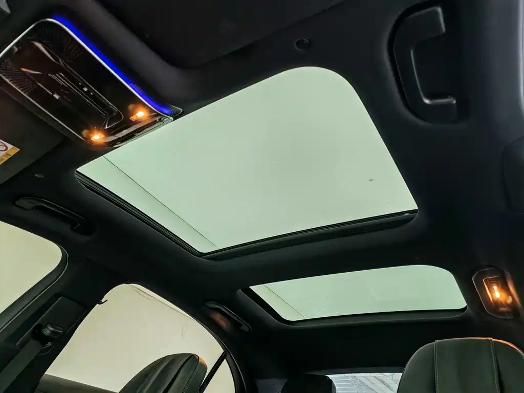 Mercedes-Benz C-Class — миниатюра 8