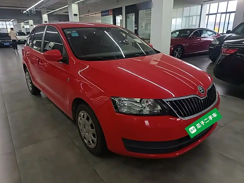 Skoda Rapid Spaceback — миниатюра 4