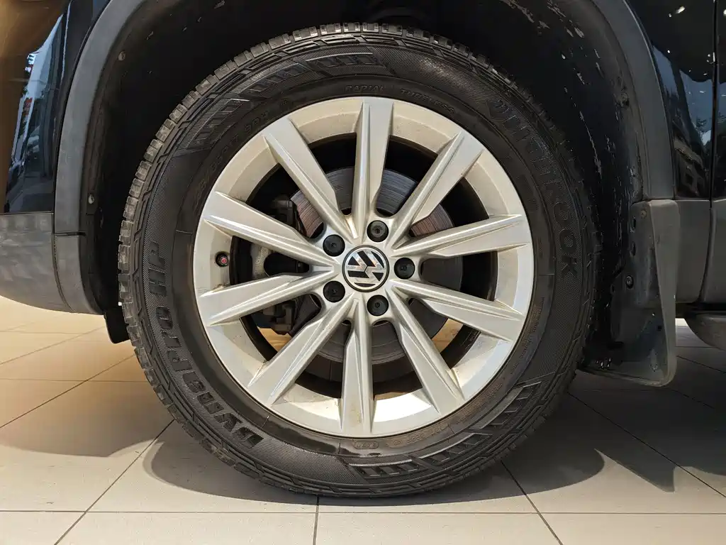 Volkswagen Tiguan 2015 1.8TSI AT Comfort