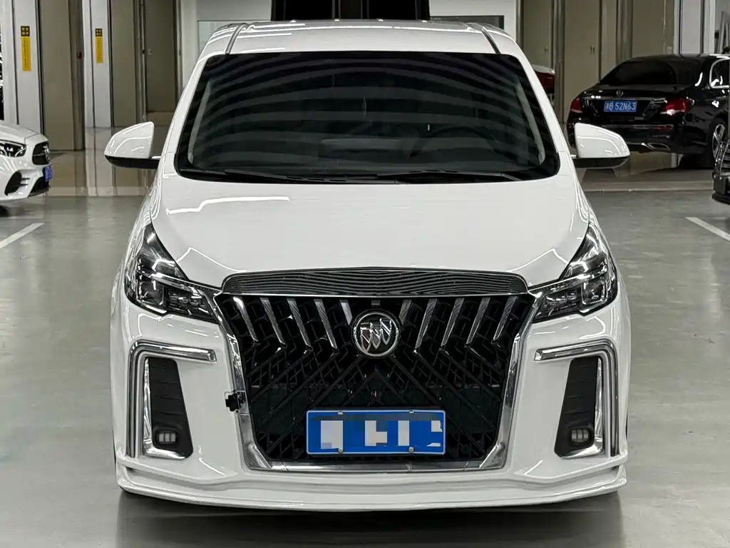 Buick GL8 — миниатюра 2