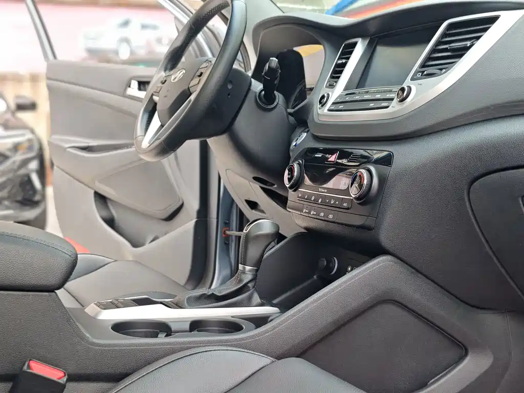 Hyundai Tucson — миниатюра 12