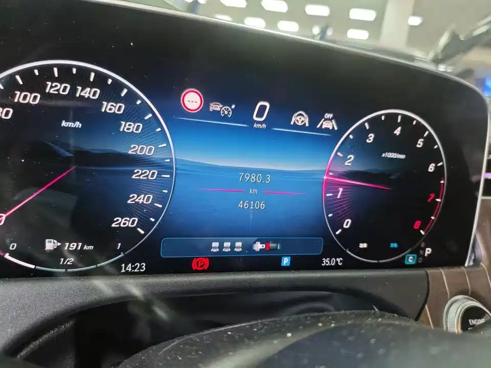 Mercedes-Benz E-Class — миниатюра 8