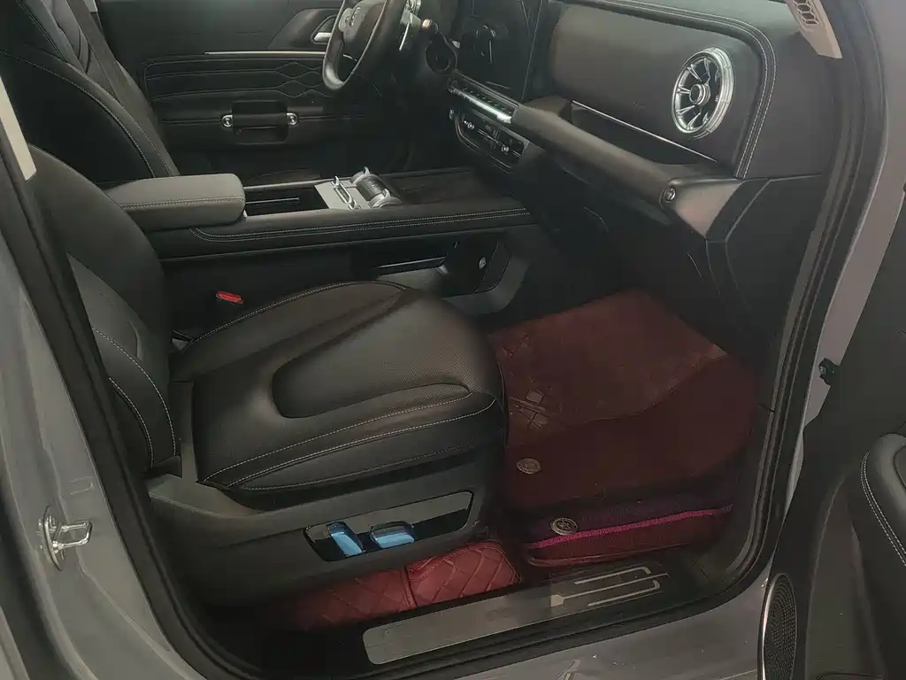 TANK TANK 300 NEW ENERGY