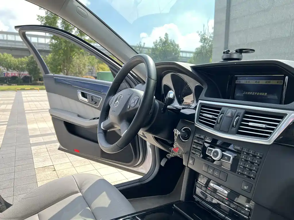 Mercedes-Benz E-Class — миниатюра 10