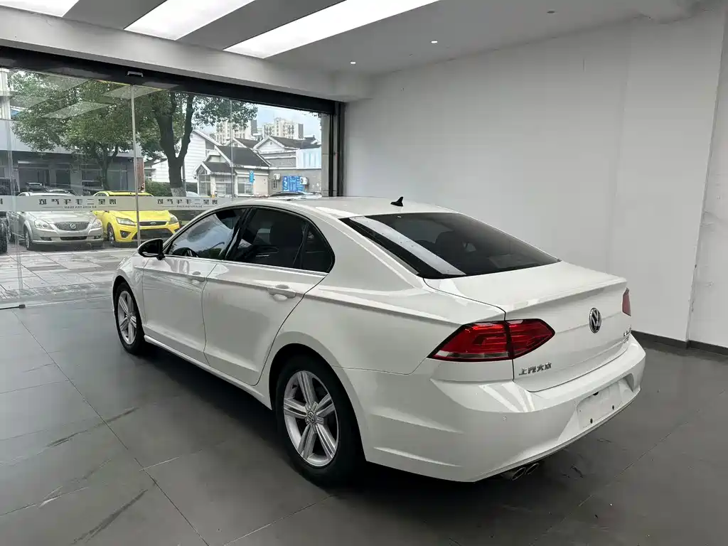 Volkswagen Lamando 2015 330TSI DSG Comfort