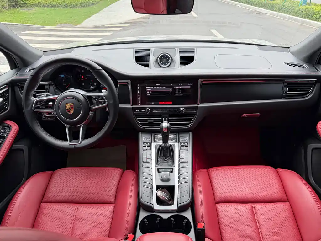 Porsche Macan — миниатюра 7