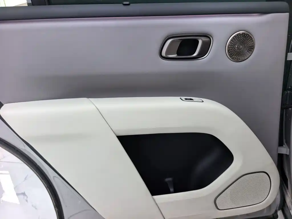 Li Auto i8 2025 Standard