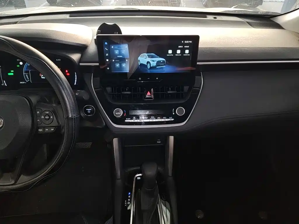 Toyota Corolla Cross — миниатюра 13