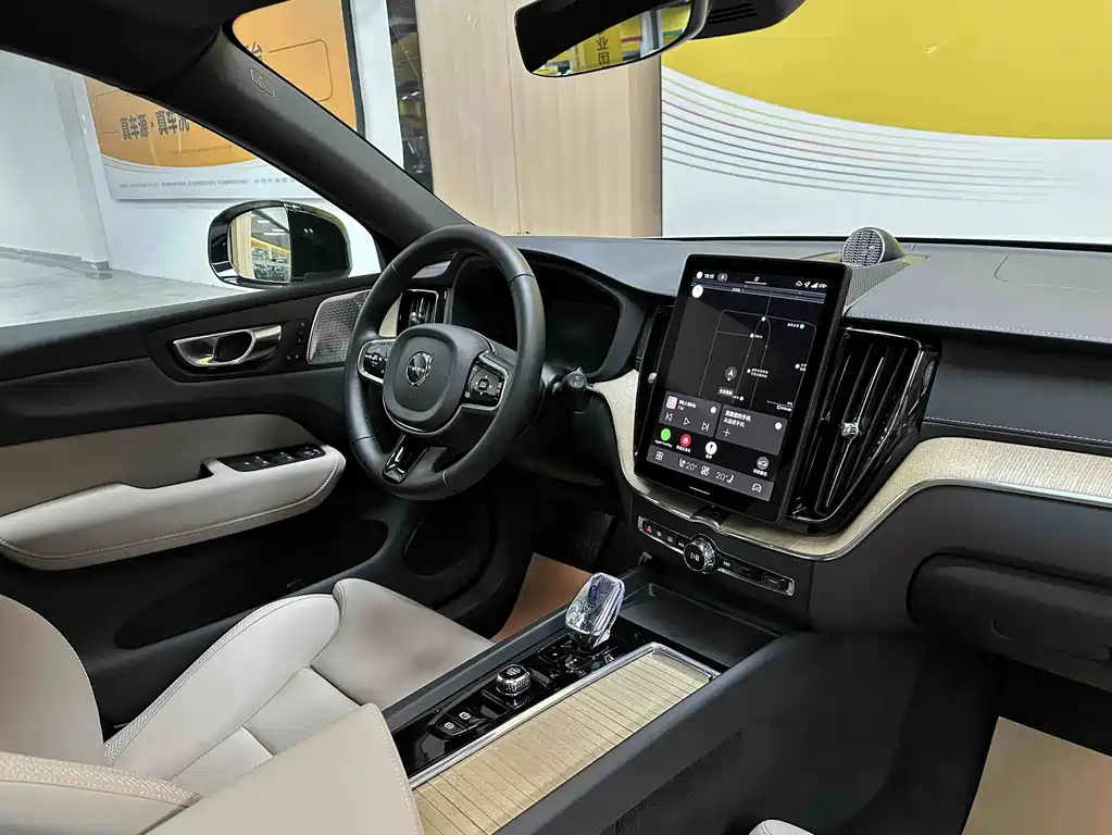 Volvo XC60 — миниатюра 10