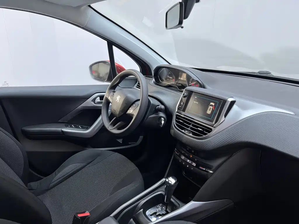 Peugeot 2008 — миниатюра 7
