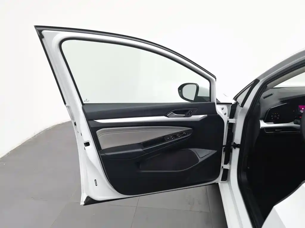 Volkswagen Golf — миниатюра 8